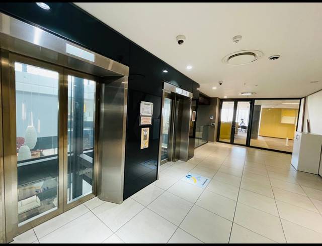1,292M² OFFICE TO LET IN WATERFALL
